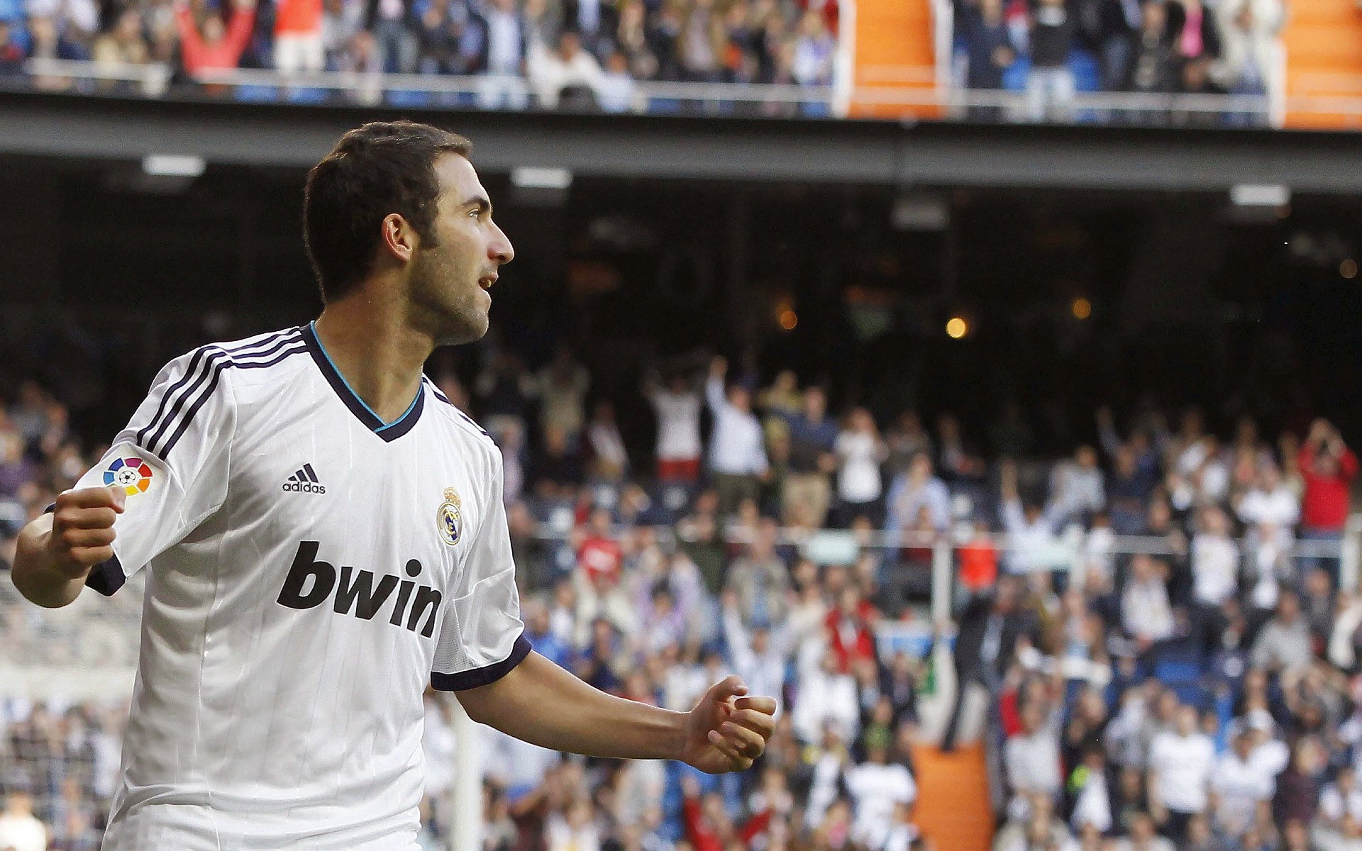 开云体育中国-街道即战场，从F1的弯道到喀麦隆的突围，解码尤文的关键战生存法则